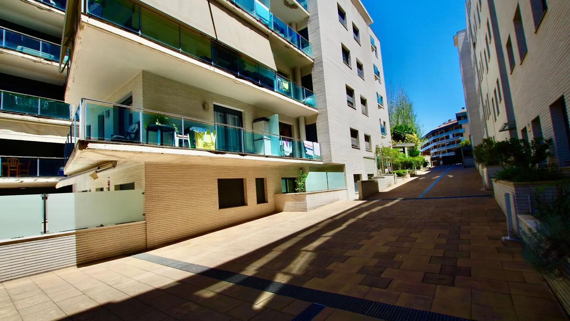 V&V Lloret-Apartamento Fenals Exclusivo Apartamento Para 6Pax Totalmente Renovado Con Piscina, Gimnasio, Parking Y Area Infantil 滨海略雷特 0*,  西班牙