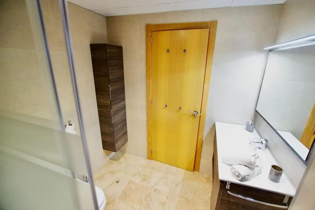 V&V Lloret-Apartamento Fenals Exclusivo Apartamento Para 6Pax Totalmente Renovado Con Piscina, Gimnasio, Parking Y Area Infantil Lloret de Mar 0*,  Spain