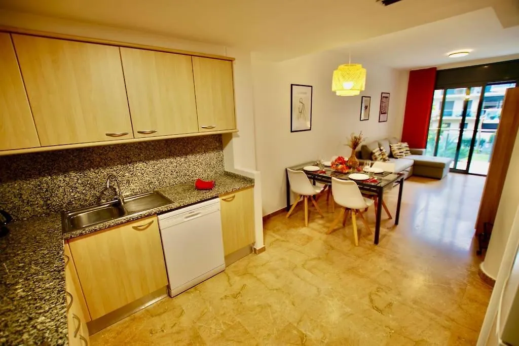 Apartment V&V Lloret-Apartamento Fenals Exclusivo Apartamento Para 6Pax Totalmente Renovado Con Piscina, Gimnasio, Parking Y Area Infantil Lloret de Mar