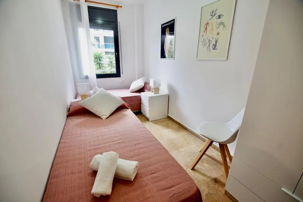 V&V Lloret-Apartamento Fenals Exclusivo Apartamento Para 6Pax Totalmente Renovado Con Piscina, Gimnasio, Parking Y Area Infantil Lloret de Mar 0*,  Spain