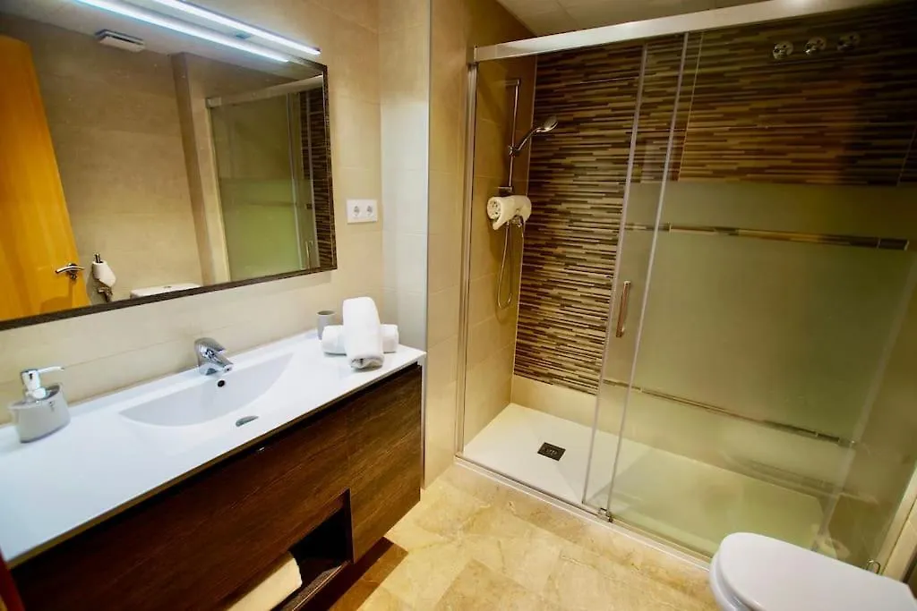 V&V Lloret-Apartamento Fenals Exclusivo Apartamento Para 6Pax Totalmente Renovado Con Piscina, Gimnasio, Parking Y Area Infantil Lloret de Mar Spain