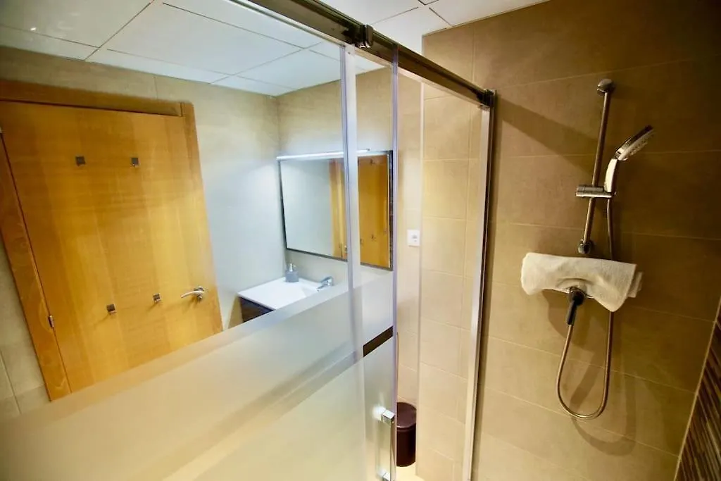 V&V Lloret-Apartamento Fenals Exclusivo Apartamento Para 6Pax Totalmente Renovado Con Piscina, Gimnasio, Parking Y Area Infantil Lloret de Mar Apartment